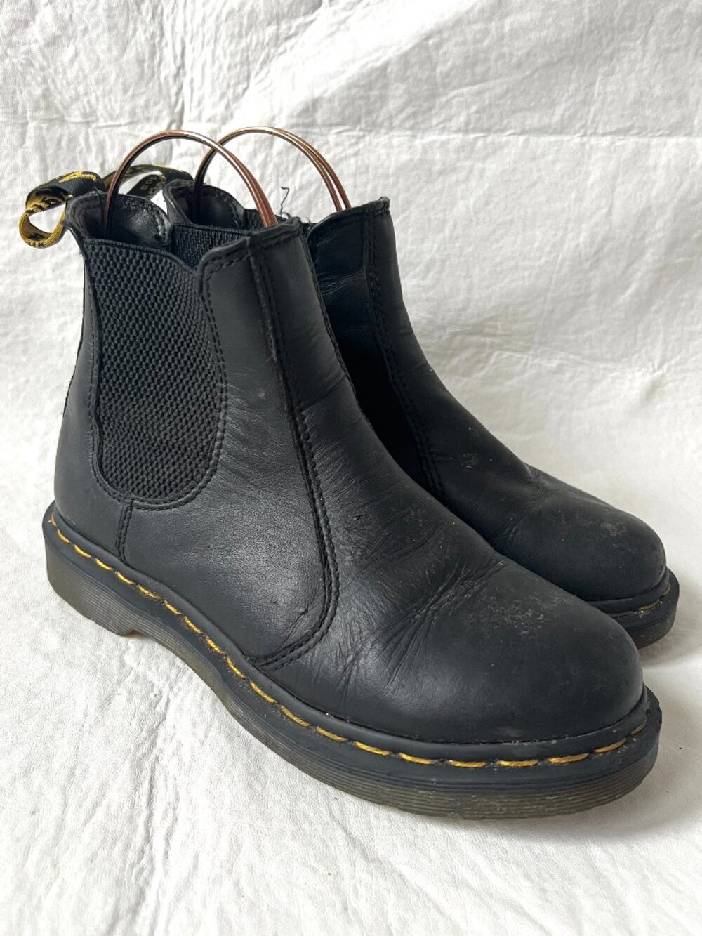 Dr Martens chelsea boots black leather womens US 7 short shaft 2976 pull on docs